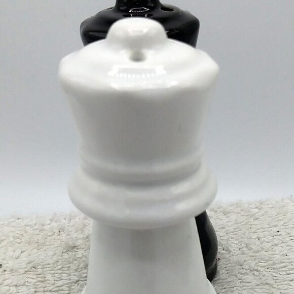 Chess Salt and Pepper Shakers Wh/Bl with Stoppers Queen's Gambit Fans Ceramic - Picture 3 of 9